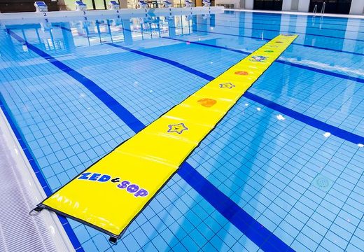 zwembadspel waterloopmat 10 meter lang in geel met afbeelingen te koop