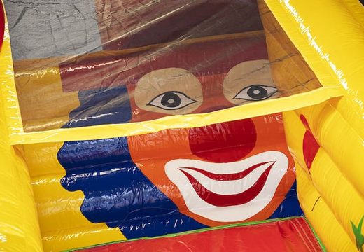 Koop een spectaculaire opblaasbare glijbaan in thema clown met leuke prints en 3D-objecten voor kids. Bestel opblaasbare glijbanen nu online bij JB Inflatables Nederland