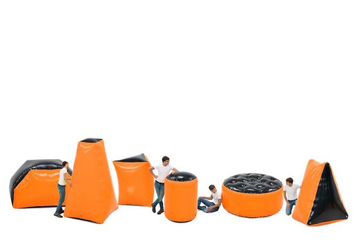 Opblaasbare oranje battle obstakel set van 6 stuks kopen voor zowel jong als oud. Bestel opblaasbare battle obstakel sets nu online bij JB Inflatables Nederland 
