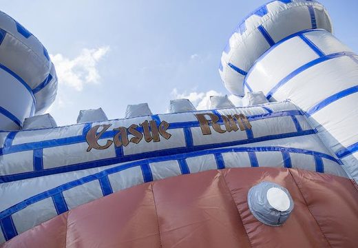 8 meter lange kasteel opblaasbare hindernisbaan bestellen voor kinderen. Koop opblaasbare stormbanen nu online bij JB Inflatables Nederland
