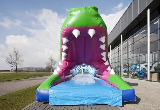 Bestel opblaasbare 18m lange buikschuifbaan in thema krokodil voor kids. Koop opblaasbare buikschuifbanen nu online bij JB Inflatables Nederland