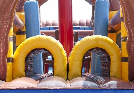 Unieke 17 meter brede opblaasbare  stormbaan in piraat thema bestellen voor kinderen. Bestel opblaasbare stormbanen nu online bij JB Inflatables Nederland