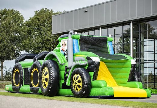 Haal uw unieke 17 meter brede stormbaan in traktor thema nu voor kids. Bestel opblaasbare stormbanen bij JB Inflatables Nederland