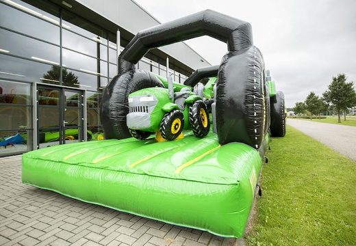Traktor run 17m stormbaan met 7 spelelementen en kleurrijke objecten voor kids bestellen. Koop opblaasbare stormbanen nu online bij JB Inflatables Nederland