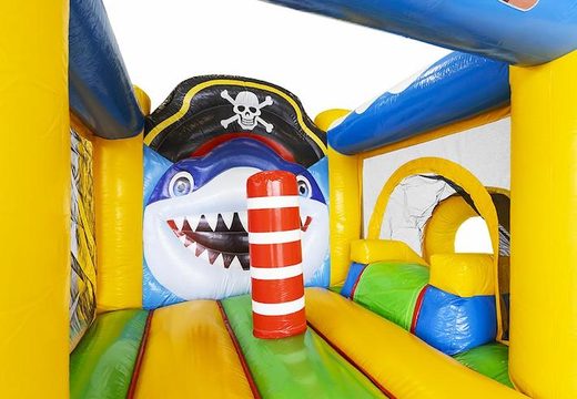 compact opblaasbaar springkussen in piraten thema te koop voor kinderen