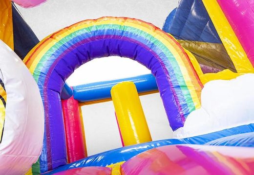 Luchtkussen opblaasbaar in unicorn thema voor kinderen met glijbaan en objecten erin kopen