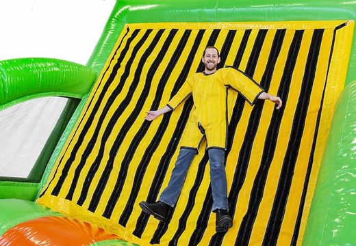 Professionele opblaas attractie klittenband muur spel kopen voor feest jeugd kids plakken bij JB Inflatables