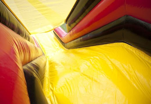 Professionele Toren opblaasbaar kopen in geel en rood voor zeskamp spel klimmen voor kinderen bij JB Inflatables