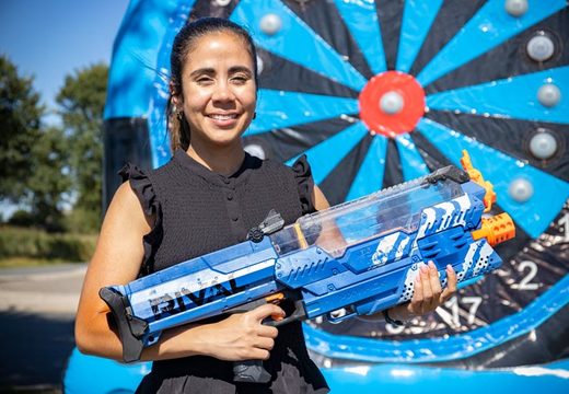Inflatable dartbord met interactieve sport om op te gooien of schieten in blauw zwart bestellen