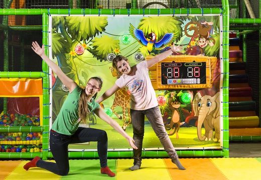 Playground wall met interactieve spots en safari thema voor kinderen om spellen mee te spelen kopen