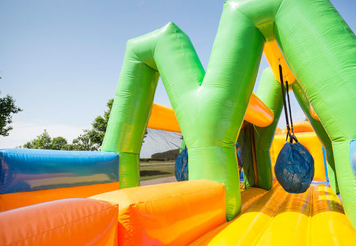 Bestel een 27 meter dubbele stormbaan in vrolijke kleuren voor kids. Koop opblaasbare stormbanen nu online bij JB Inflatables Nederland