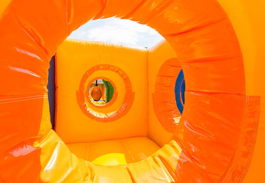 Stormbaan 27m Dubbel in vrolijke kleuren kopen voor kinderen. Bestel opblaasbare stormbanen nu online bij JB Inflatables Nederland