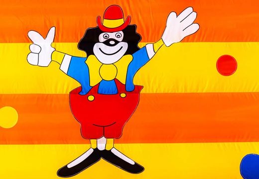 Clown in vrolijke kleuren op inflatable