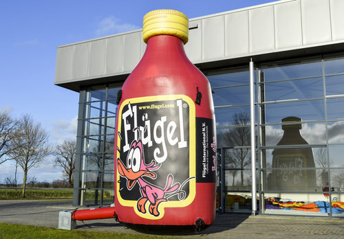 Mega Flügel productvergroting fles kopen. Bestel uw inflatable productvergroting online bij JB Inflatables Nederland