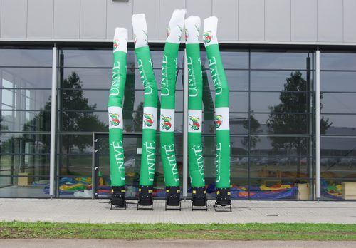 Maatwerk Unive skytube opblaasbaar bestellen bij JB Inflatables Nederland. Vraag nu gratis ontwerp aan voor opblaasbare air dancer in eigen huisstijl