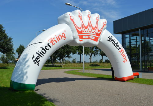 Koop gepersonaliseerde slide king reclameboog bij JB Inflatables Nederland online. Bestel nu op maat gemaakte opblaasbare reclamebogen