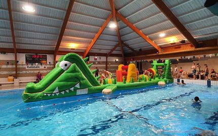 waterstormbaan in zwembad molenduin van Jb-inflatable